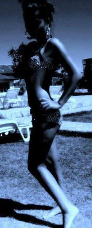 Eleanor, 28, California | Younger Adult Woman Seeking Older Men