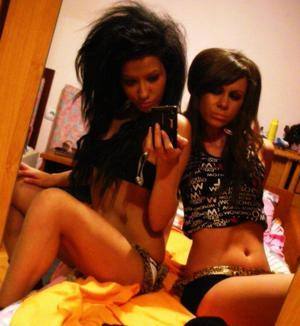 Eloise, 24, Illinois | Flirty Adult Profile for Older Men