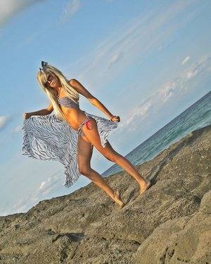 Aileen, 24 from Kentucky | Older Men and Younger Women Dating