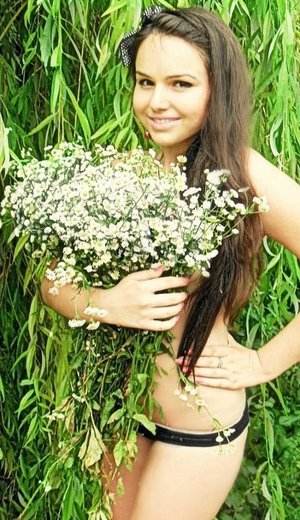 Cynthia (22) profile photo in Nevada