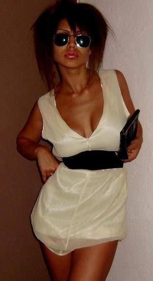 Local profile photo of Holly, 28, in Los Angeles, CA