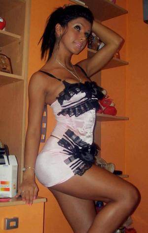 Adult dating profile photo of Bethany (27) in Raleigh, NC