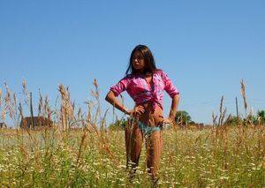 Meet Julie (27) from Alberta | NSA Casual Encounters