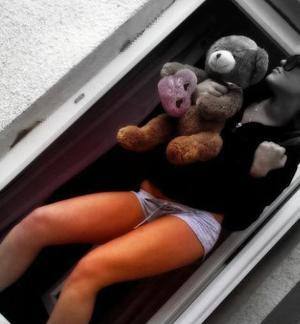 Meet Karlie (28) from Quebec | NSA Casual Encounters