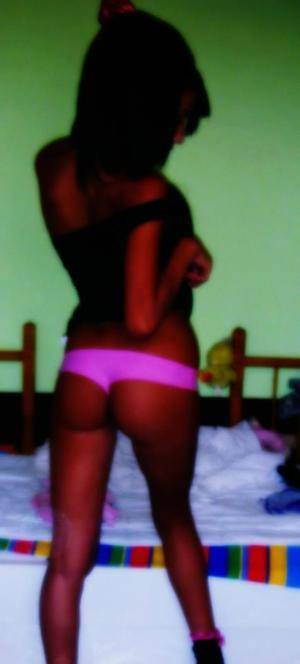 Camille, 28, Alberta | No Commitment Dating Profile