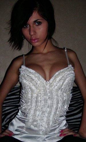 Alexis (26) in Oregon | No-Strings Adult Dating