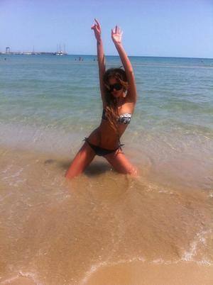 Hannah (18) in Texas | No-Strings Adult Dating