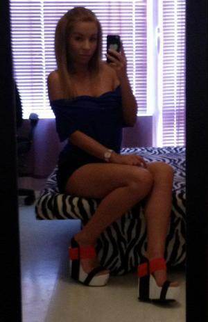 Dating profile image of Genevieve, age 20, Port St. Lucie, FL