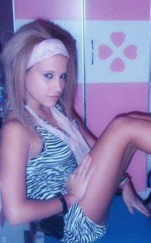 Melani from Highland, Maryland is looking for adult webcam chat