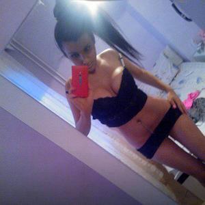 Dominica from Thompson, Utah is looking for adult webcam chat