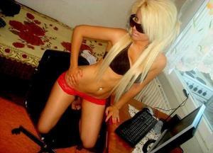 Dorthey from Fremont, Nebraska is looking for adult webcam chat