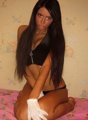 Exie from  is looking for adult webcam chat