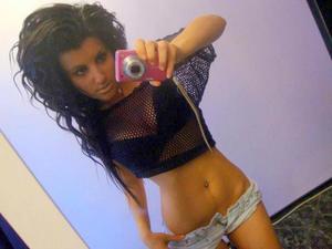 Dusti from Saulsbury, Tennessee is looking for adult webcam chat