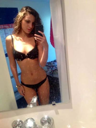 Janella from Buenaventura Lakes, Florida is looking for adult webcam chat