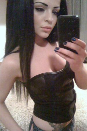 Lovella from  is interested in nsa sex with a nice, young man