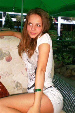 Iona from Newcastle, Utah is looking for adult webcam chat