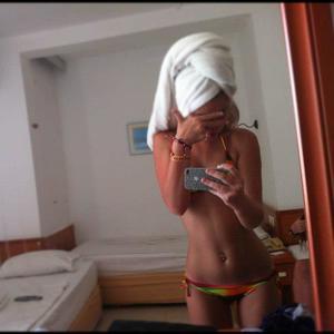 Ozell from Tyrone, Oklahoma is looking for adult webcam chat