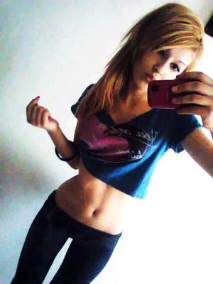 Claretha from Dyer, Nevada is looking for adult webcam chat