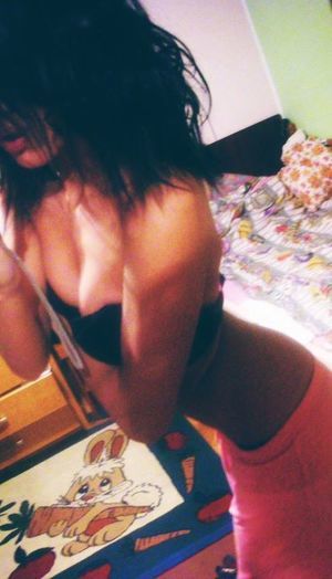 Jacklyn from Girard, Kansas is looking for adult webcam chat