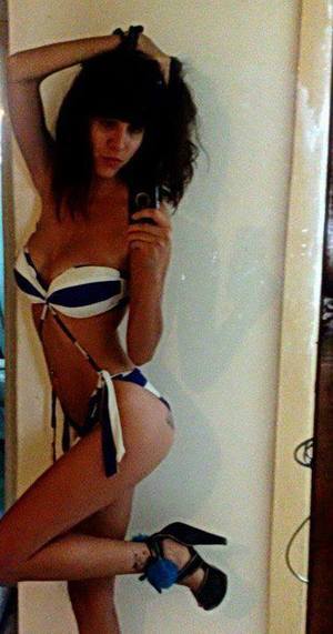 Vicenta from River Hills, Wisconsin is looking for adult webcam chat