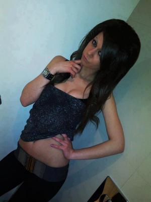 Rozella from Crooks, South Dakota is looking for adult webcam chat