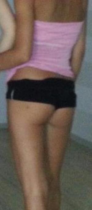 Looking for local cheaters? Take Nelida from Hanapepe, Hawaii home with you