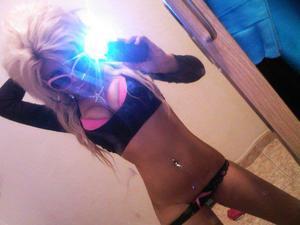Ivonne from Westphalia, Iowa is looking for adult webcam chat