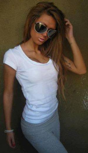 Shonda from Pickett, Wisconsin is looking for adult webcam chat