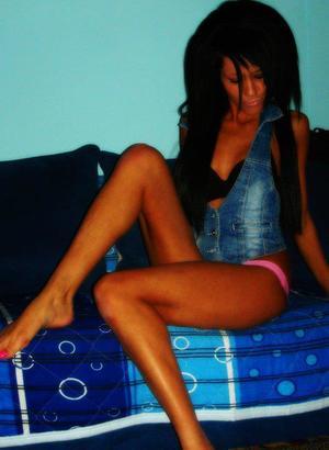 Valene from Conda, Idaho is looking for adult webcam chat