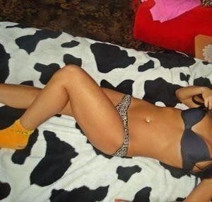 Ann (24), Saskatchewan Girl Looking for Adult Fun